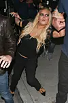 jessica simpson kaatuu