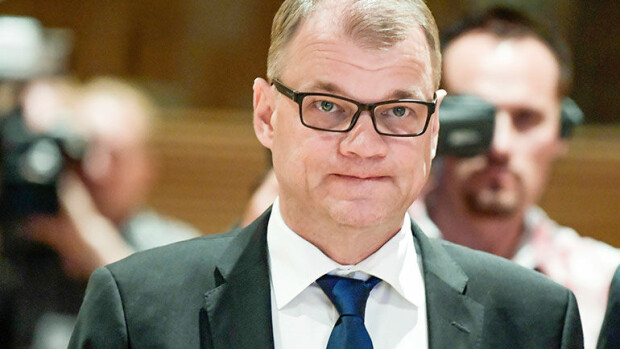 Juha Sipilän tyttärellä häät Kesärannassa: pääministerin virka-asunnossa tarjoiltiin nuuskaa! juha sipilä