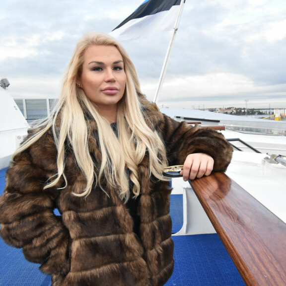Sofia Immoselle sataa rivoja ehdotuksia: Kuuluisa pornotähti kyselee pornoelokuviin – pizzalähetti veti housut kinttuun! Sofia Immonen