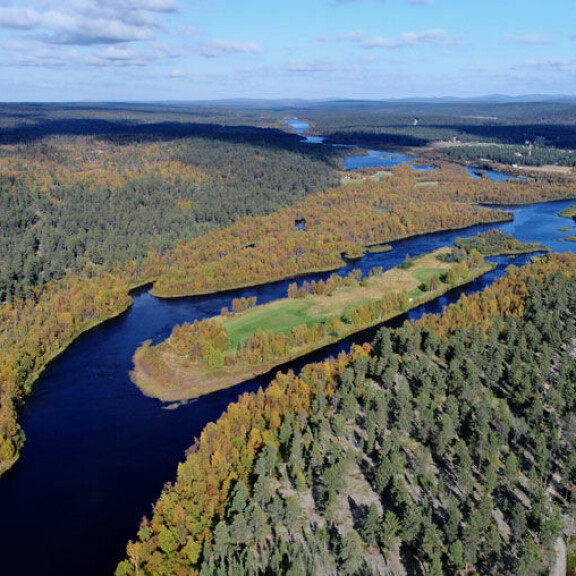 Tässä on Tarja Halosen ja Pentti Arajärven Lapin-piilopirtti: idyllinen mummonmökki maagisessa ympäristössä – kuva! Inari