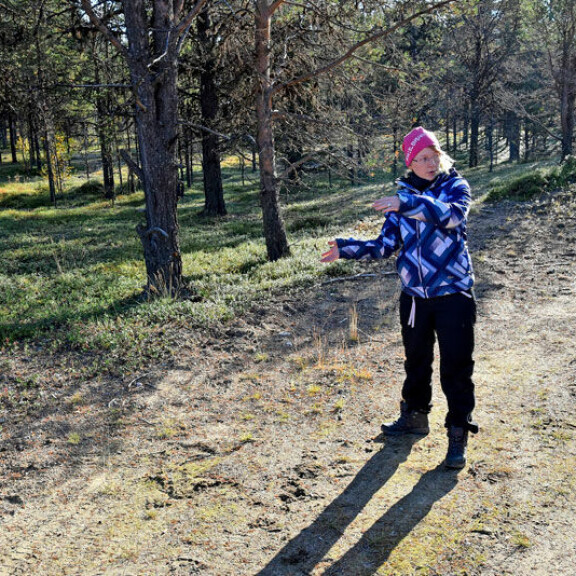 Antin serkku Jonna-Maaret Marjala näytti Seiskalle paikan, josta Antin auto löytyi ajokunnottomaksi rällättynä. Antin äidin mukaan erikoista oli, että vaikka autossa oli katoamisiltana ollut paljon henkilöitä, se oli siivottu hiekan murusistakin. Antti Hanhivaara