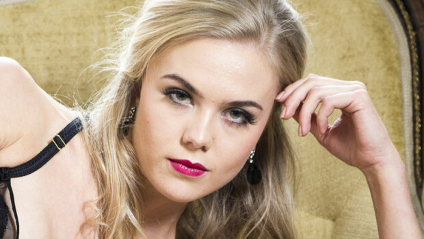 Miss Suomi -finalisti Pihla Koivuniemi somevihan kohteena: Rikosilmoitus huumehuhuista! Pihla Koivuniemi