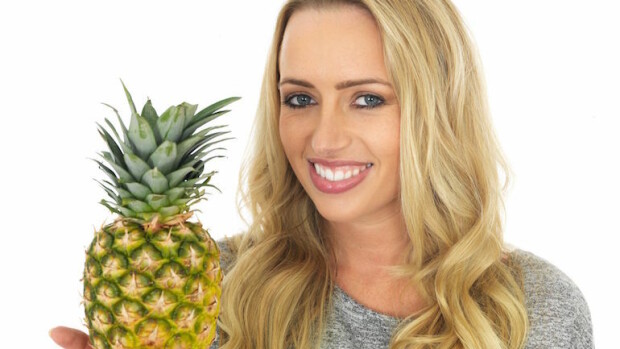 Parantaako ananas emättimen tuoksua? Lääkäri kertoo! Internetin mukaan ananas vaikuttaa emättimen tuoksuun.