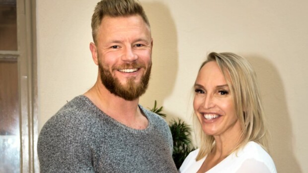 Jutta Gustafsberg ja Juha Rouvinen menivät kihloihin – kuva sormuksesta! Jutta