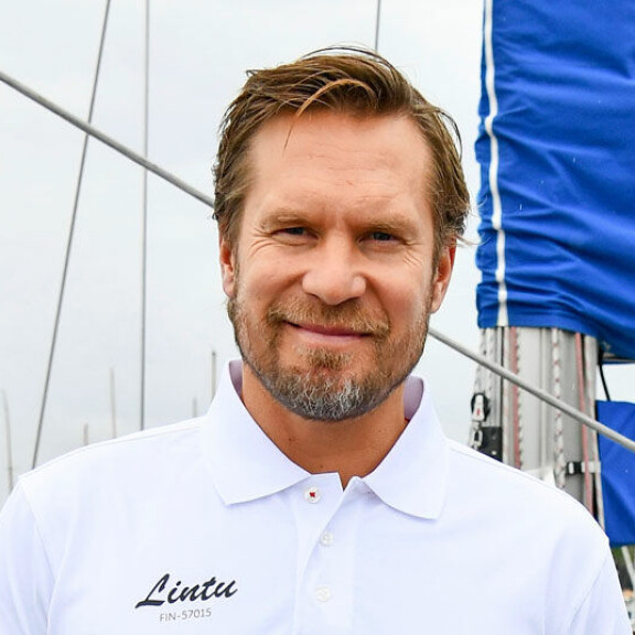 Atlantin yli -julkkisten tulot ja talot julki: Viivi Pumpanen elää köyhyysrajalla, Arja Korisevalla 440 000 euron varat! Kimmo Timonen