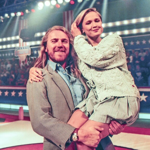 Renny Harlin vaihtoi 90-luvulla naisia lennosta – muistatko Miss Suomen ja Rennyn legendaarisen piirakkaepisodin? Renny ja Katariina Ebeling seurustelivat puolisen vuotta.