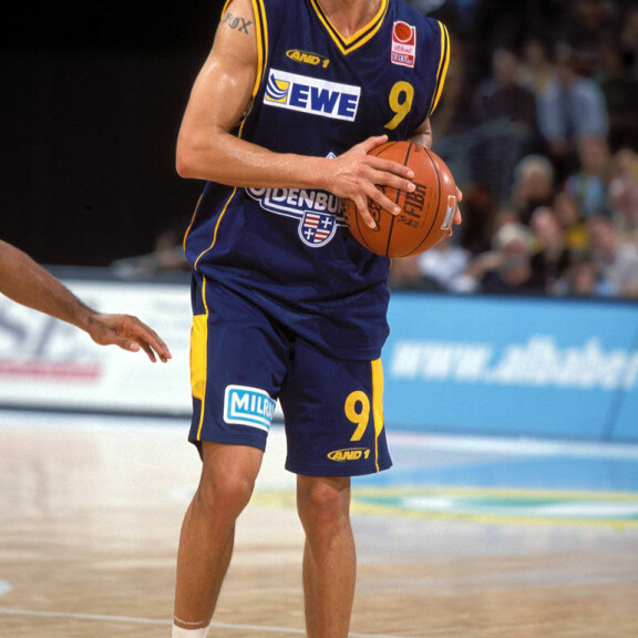 Maurizio Pratesi kuvattuna vuonna 2001 Saksan koripalloliigan ottelussa. Maurizio Pratesi