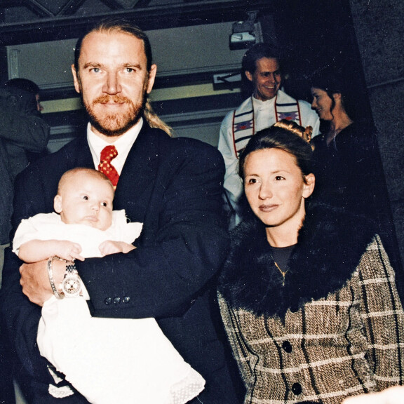 Muistatko? Renny Harlinin unelmaliitto Hollywood-tähti Geena Davisin kanssa päättyi syrjähyppyyn – henkilökohtainen sihteeri tuli raskaaksi Rennylle! Rennyn ja Tiffanyn Luukas-pojan ristiäiset.