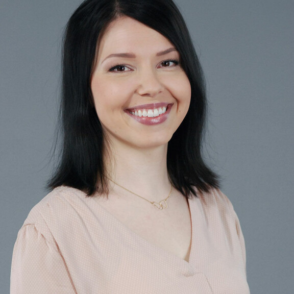 Kuvat julki: tässä ovat uudet Ensitreffit alttarilla -sinkut! Arvaatko, kuka on kenenkin pari? Aliisa