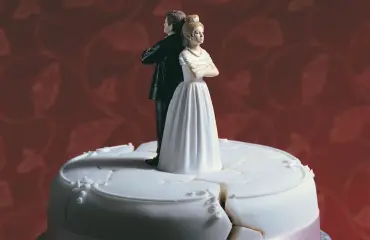 Äidillä matalat odotukset poikansa avioliitosta - löi erosta vetoa häissä!