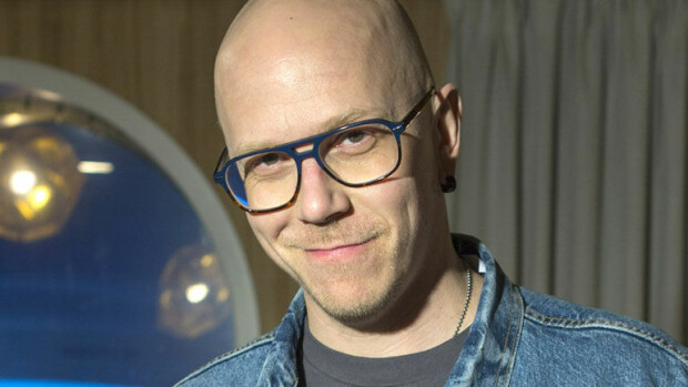 Toni Wirtanen vaatii Tuukka Temoselta jatko-osaa Apulanta-elokuvaan: Bändin asioita käsiteltiin vajavaisesti! Toni Wirtanen