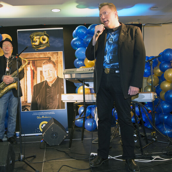 Vesa Keskinen piti eeppisen puheen 50-vuotispäivillään 13. heinäkuuta. Vesa Keskinen piti eeppisen puheen 50-vuotispäivillään 13. heinäkuuta.