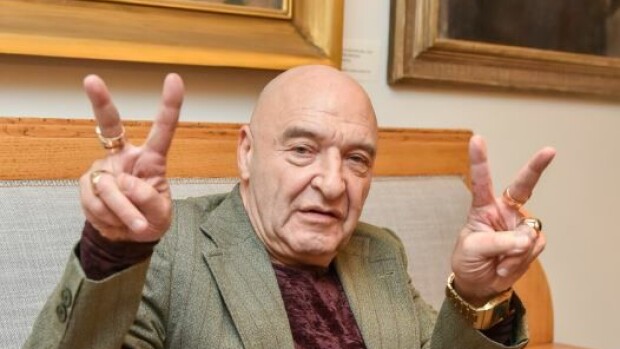 Eläkkeelle jäävä Remu tekee viimeiset keikkansa limusiinilla - kuva! Remu täyttää 70 vuotta tammikuussa.