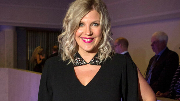 Kyyhkyläiset lomalla: Vappu Pimiä kuherteli aviomiehensä kanssa – kuva! Vappu Pimiä