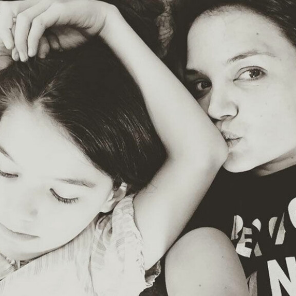 Katie Holmes ja Suri-tytär kuin kaksi marjaa - tiesitkö kaksikon yhteisen harrastuksen! Näyttelijä Katie Holmes ja Suri Cruise