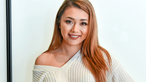 Oho, Miss Suomi Shirly Karvinen radion aamushow'n juontajaksi: Nyt on missin kruunu vinossa! Shirly Karvinen