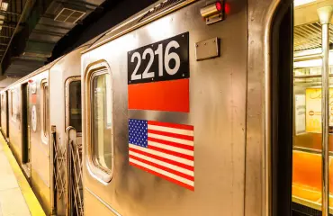 Tämä ei ole urbaanilegenda: New Yorkin metron vessoissa säilytetään ruumiita!