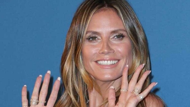 44-vuotias Heidi Klum jättää nuoremmat mallit varjoonsa - häikäisee yläosattomissa! heidi klum