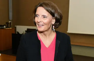 Anne Berner kurvailee tyyriillä neliveto-Bemarilla – paparazzi iski! 