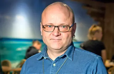 Nyt kävi ikävästi: Tapio Suominen tänään sivuun MM-yleisurheilun selostustehtävistä!