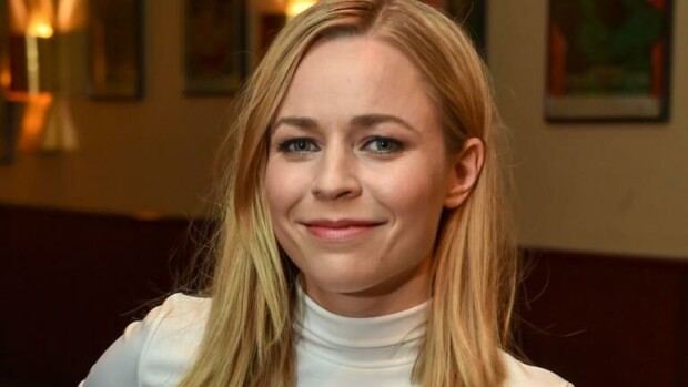 Rakkautta ilmassa! Paula Vesala kuherteli näyttelijäkomistuksen kanssa – kuvat! Paula Vesala