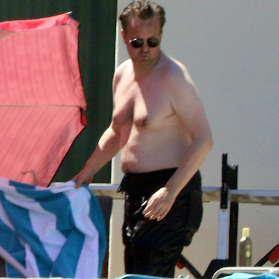 Frendit-tähti Matthew Perry paidatta Meksikossa: Saavatko näyttelijät myöntää tarvitsevansa lomaa? Matthew Perry lomalla