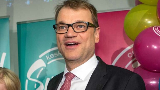 Pääministeri Juha Sipilällä 1,3 miljoonan euron ökytalo Sipoossa: takapihalla hulppea paljuterassi – kuvat! Juha Sipilä rakennutti paljuterassin.