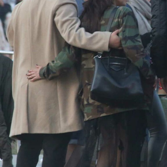 Nikke Ankara ja Janna Hurmerinta tarrasivat toisiinsa kiinni festarihumussa – kuva! Nikke ja Janna Ruisrockissa.