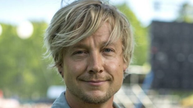 Tuliko ero? Vain elämää -Samu Haber paparazzattiin kauniin mysteerinaisen kanssa Saksassa - kuva! Samu Haber poseeraa Seiskalle