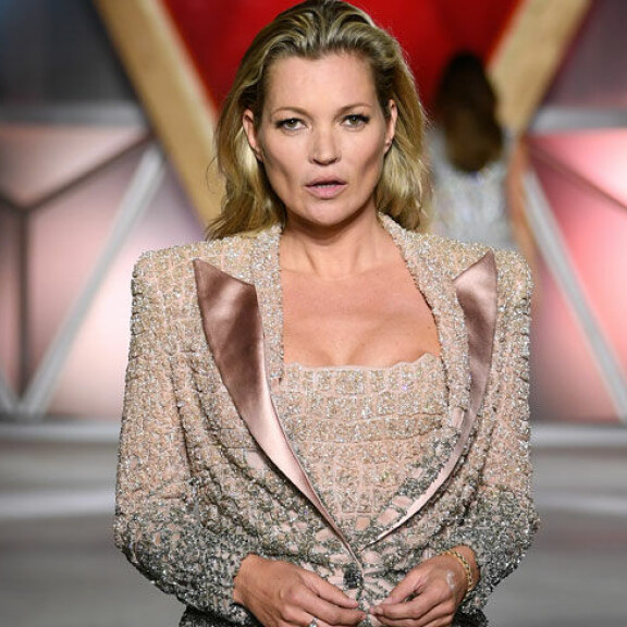 Alastomasta Kate Mossista tehtiin MILF-nakupatsas - onko tämä ehkä kauheinta ja kammottavinta ikinä? Kuvat! Kate Moss