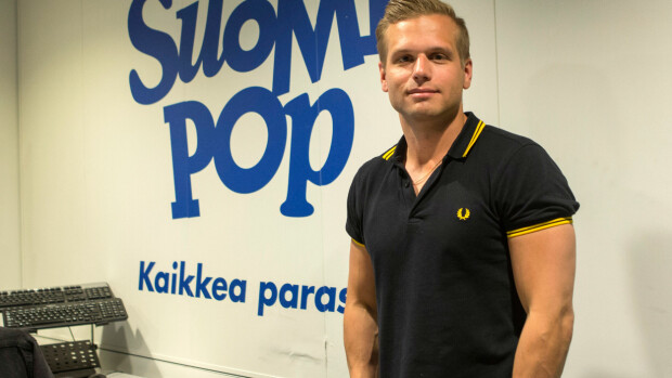 Näin Aamulypsyn Hovimuusikko Ilkka sai alkunsa: Arttu Wiskari toimi kätilönä! Hovimuusikko Ilkka eli Ilkka Ihamäki kuuluu Aamulypsyn vakiokalustoon.