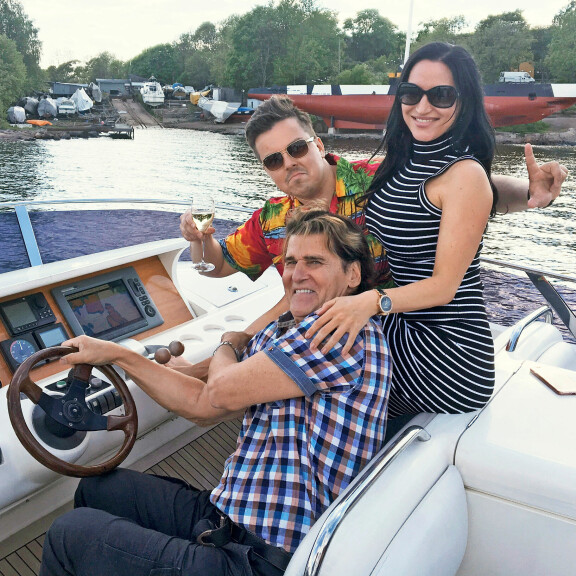 Reetulla riitti hauskaa myös Seiskan huviristeilyllä. Reetulla riitti hauskaa myös Seiskan huviristeilyllä.