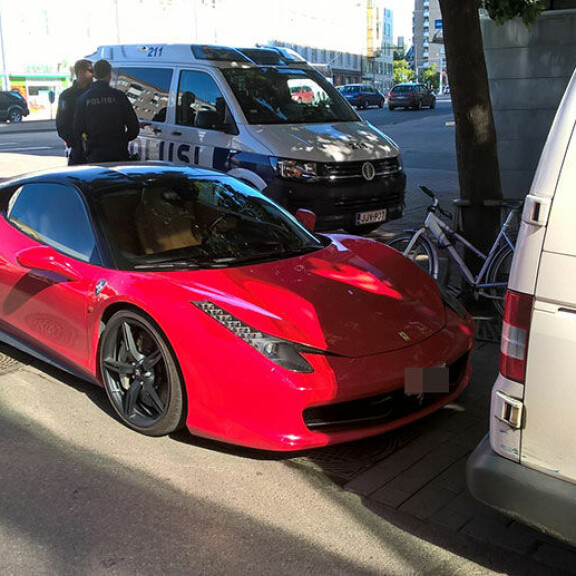Stefan Therman + Ferrari = täydellistä piittaamattomuutta?!? Kuvat! ferrari