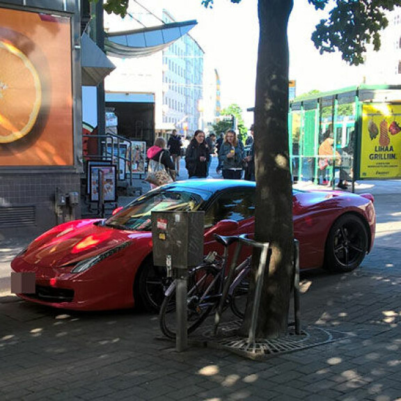 Stefan Therman + Ferrari = täydellistä piittaamattomuutta?!? Kuvat! ferrari