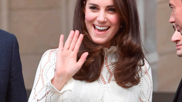Herttuatar Catherine yllättää: rakastaa halpiskenkiään – katso! Kate Middleton