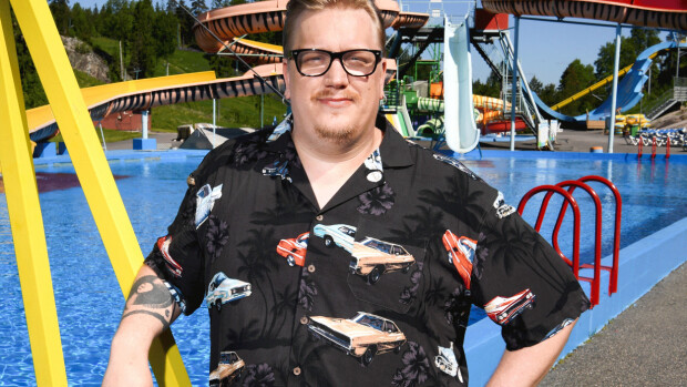 Arttu Wiskari ja Pauliina-rakas juhlistavat vihdoin häitään: Emme lähde häämatkalle lasten ja vesirokon takia! Arttu Wiskari Serenassa Supermarsu -pressissä.