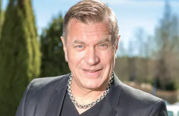 Tauski on nyt levy-yhtiöpomo – kerskailee tehneensä uskomattoman sopimuksen: "Jaamme musiikkia ympäri universumia!"