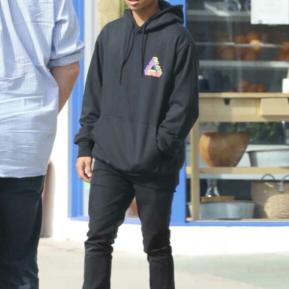 Brad Pitt käy nyt poikansa kanssa terapiassa – kuvat! Pax Thien Jolie-Pitt