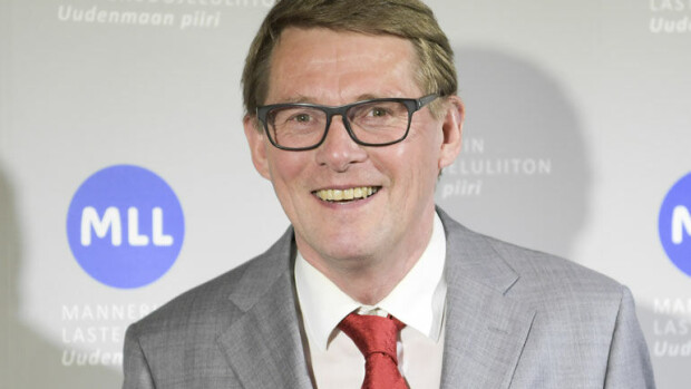 Presidenttiehdokas Matti Vanhanen: kaksi eri kotia Heidi-rakkaan kanssa! Matti Vanhanen