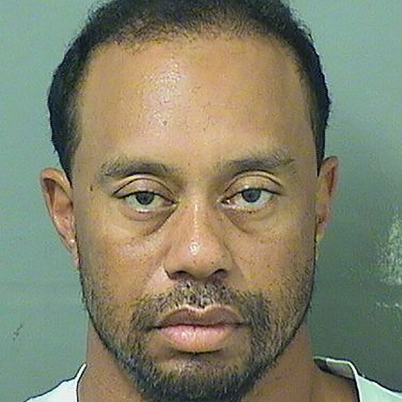Tiger Woods pidätettiin rattikärystä – vetoaa reseptilääkkeisiin: päättele itse pidätyskuvasta! Tiger Woodsin pidätyskuva