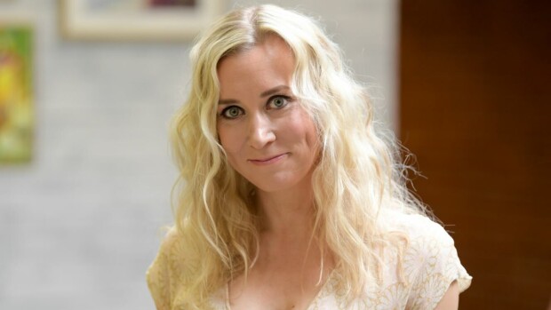 Salkkareiden Camilla eli Nora Rinne paljasti tuhman puolensa: Herkempää hirvittää! Nora Rinne