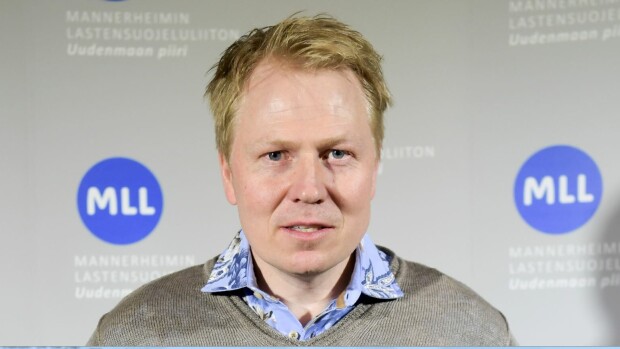 Aki Riihilahti: Silmäpusseistani näkee, että minusta tuli toisen kerran isä! Aki Riihilahti