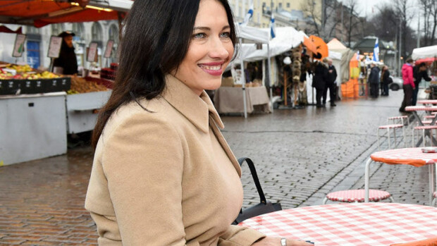 No nyt, Jere Karalahden hehkeä ex-rakas Oksana etsii seuraa Suomen Tinderistä! Oksana Chaiko