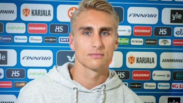 Valtteri Filppula ei hinkunut terassille: Mieluummin golfaamaan! Valtteri Filppula johdatti Leijonia.