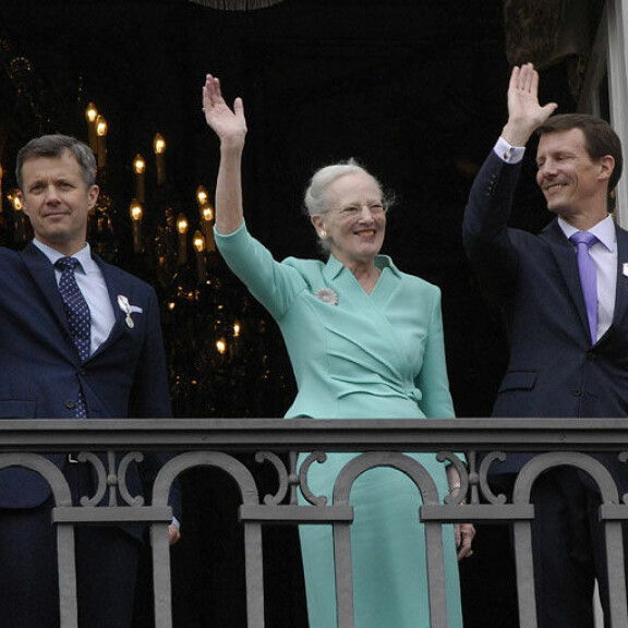 Tanskalaiset huolissaan kuningatar Margareetasta - elämä kriisissä! Tanskan kuningatar Margareeta, kruununprinssi Frederik ja prinssi Joachim