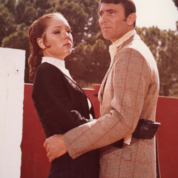 George Lazenby kerskailee Bond-vuosistaan: Olen kaatanut sänkyyni tuhat naista! George Lazenby ja James Bond Hänen majesteettinsa salaisessa palveluksessa