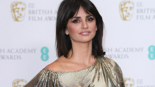 Pysäyttävä tyylimuutos – Penelope Cruz platinablondina! Penelope Cruz