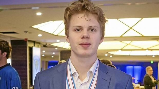 Nyt on herkkää: Kasperi Kapasen rakas julkaisi pariskunnasta suloisen pusukuvan! Kasperi Kapanen.