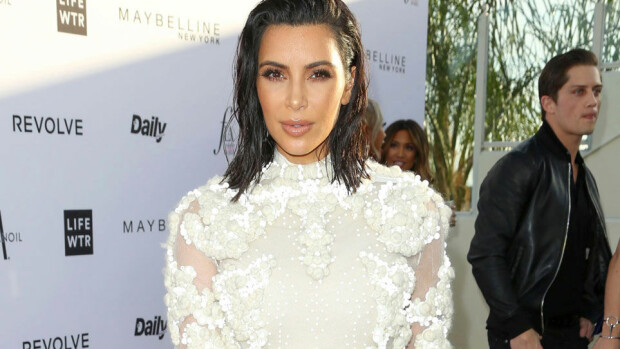 Kim Kardashian esitteli jättipeppuaan: takapuoli pumpattu täyteen rasvaa?! Kuvat! Kim Kardashian