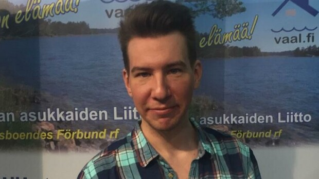 Seiska tapasi Aku Hirviniemen: uupumus laihdutti näyttelijätähden! Aku Hirviniemi on laihtunut uupumuslomallaan.